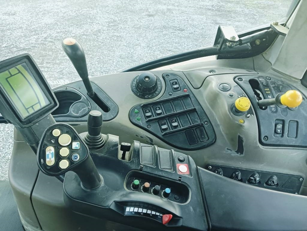 Case IH Maxxum 140 - Farm tractor: picture 3 Case IH Maxxum 140 - Farm tractor: picture 3