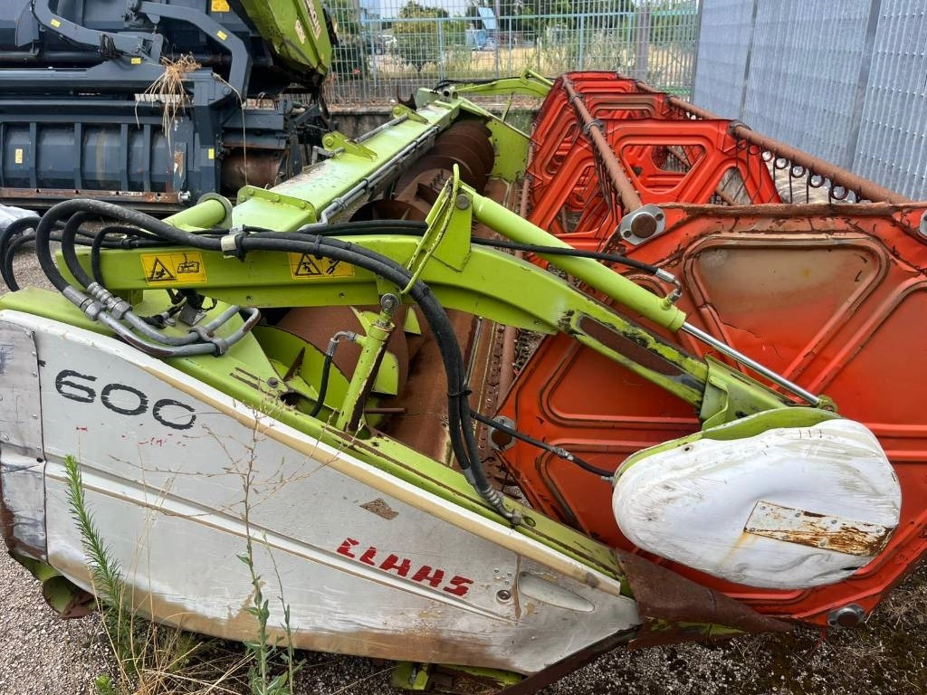 Claas C 600 - Harvester attachment: picture 3 Claas C 600 - Harvester attachment: picture 3