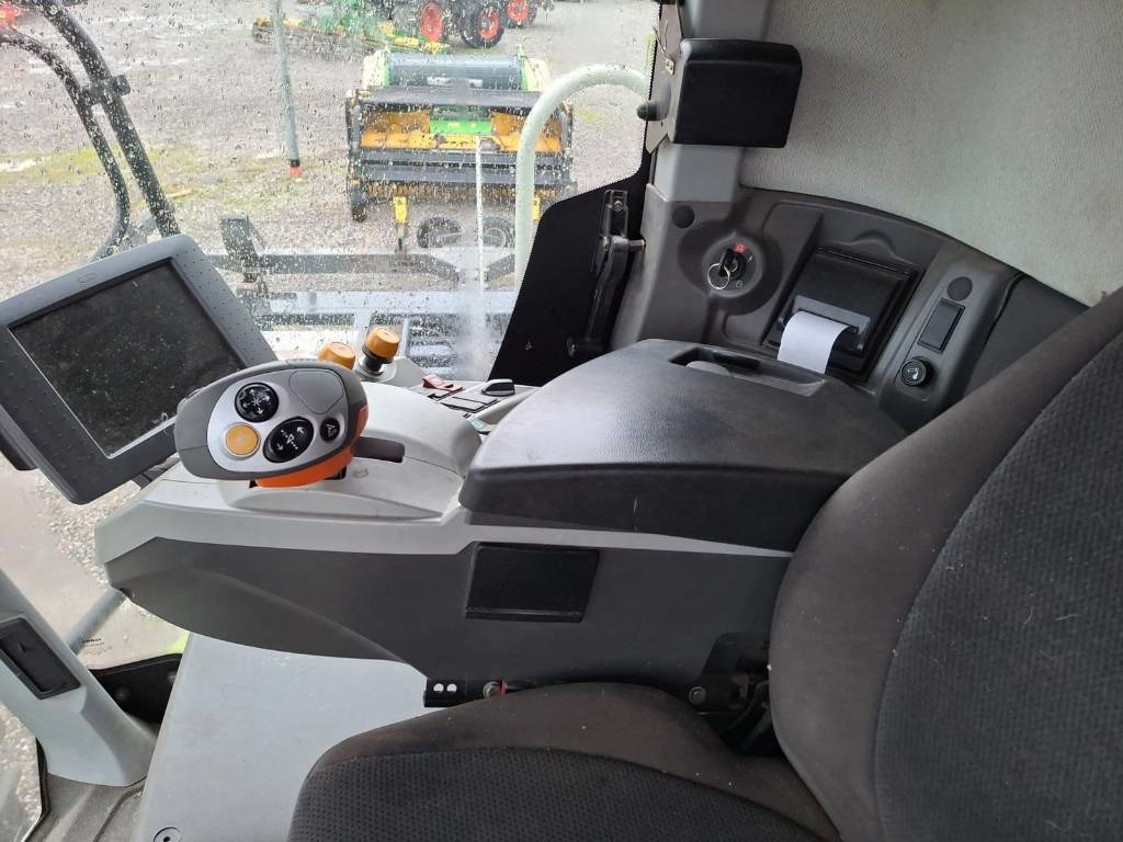 Claas Lexion 740 - Combine harvester: picture 4 Claas Lexion 740 - Combine harvester: picture 4