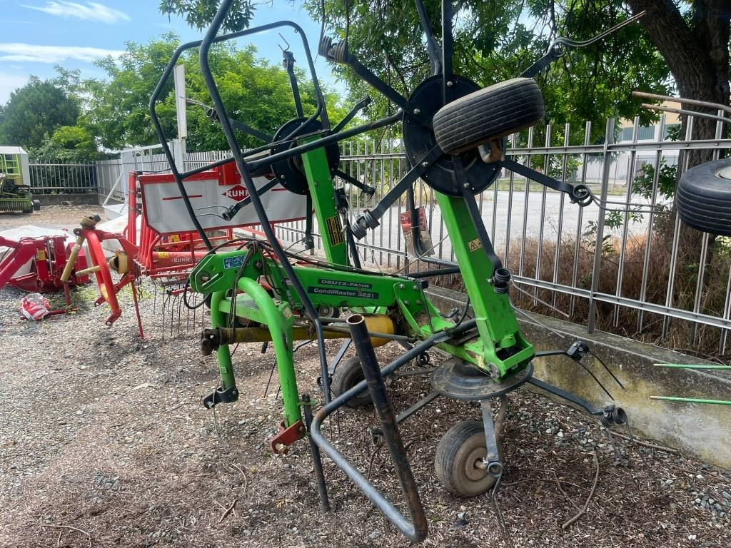 Deutz-fahr 5221  - Tedder/ Rake: picture 5 Deutz-fahr 5221  - Tedder/ Rake: picture 5