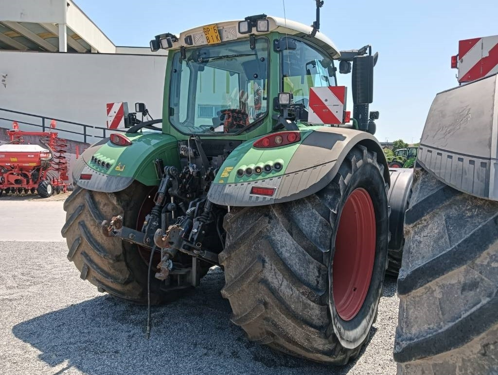 Farm tractor Fendt 718 Vario: picture 8