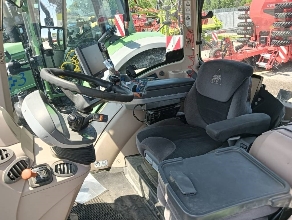 Farm tractor Fendt 718 Vario: picture 13