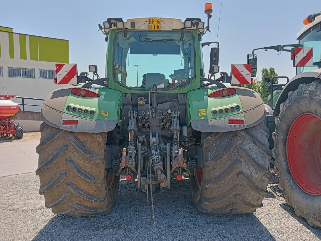 Farm tractor Fendt 718 Vario: picture 10