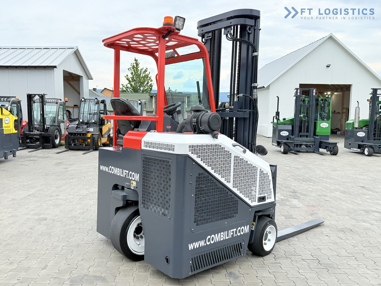 4-way reach truck COMBILIFT Combilift C3000CB – TRIPLEX 6000mm – Year 2016 / Only 2,161 hours / Free Lift / Fork Positioner / Diesel: picture 12