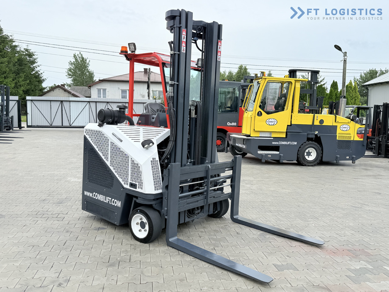 4-way reach truck COMBILIFT Combilift C3000CB – TRIPLEX 6000mm – Year 2016 / Only 2,161 hours / Free Lift / Fork Positioner / Diesel: picture 10