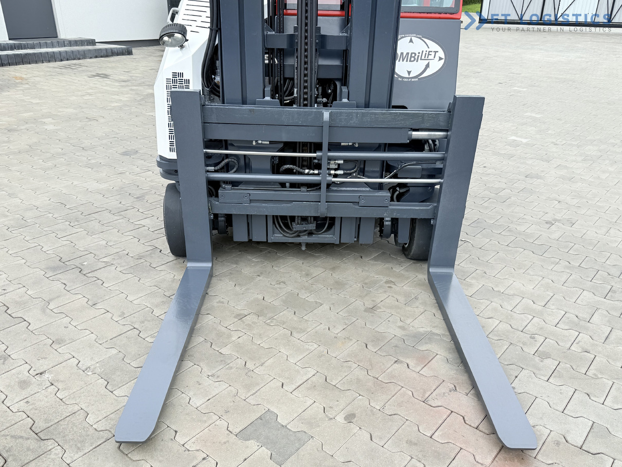 4-way reach truck COMBILIFT Combilift C3000CB – TRIPLEX 6000mm – Year 2016 / Only 2,161 hours / Free Lift / Fork Positioner / Diesel: picture 9