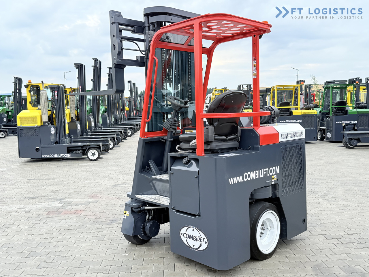 4-way reach truck COMBILIFT Combilift C3000CB – TRIPLEX 6000mm – Year 2016 / Only 2,161 hours / Free Lift / Fork Positioner / Diesel: picture 28