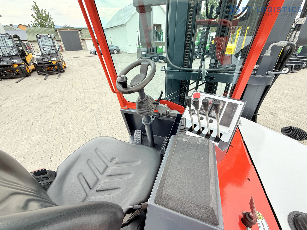 4-way reach truck COMBILIFT Combilift C3000CB – TRIPLEX 6000mm – Year 2016 / Only 2,161 hours / Free Lift / Fork Positioner / Diesel: picture 30