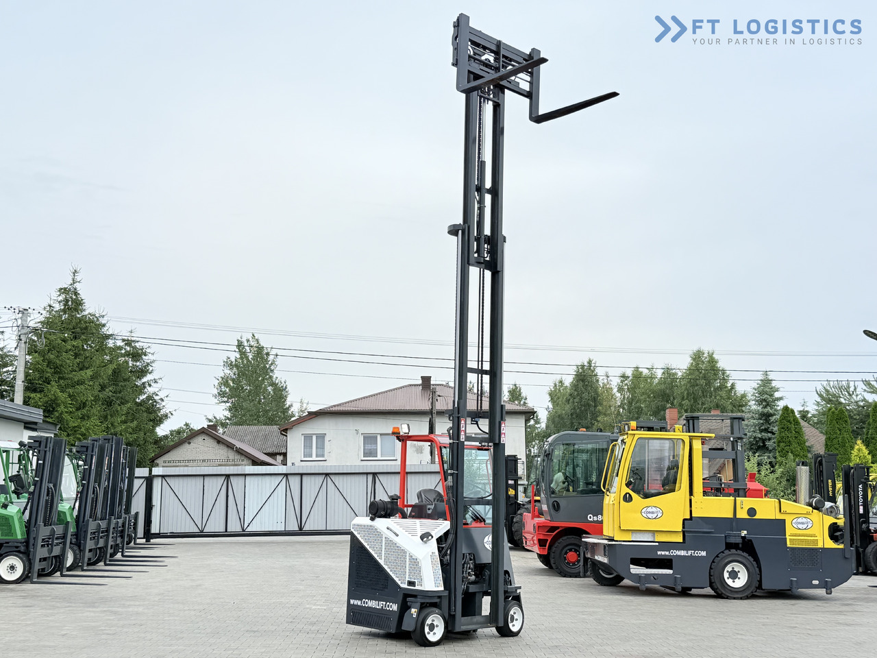 4-way reach truck COMBILIFT Combilift C3000CB – TRIPLEX 6000mm – Year 2016 / Only 2,161 hours / Free Lift / Fork Positioner / Diesel: picture 34