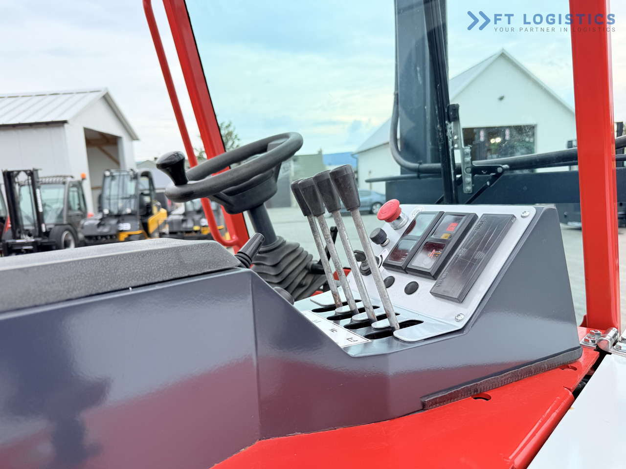 4-way reach truck COMBILIFT Combilift C3000CB – TRIPLEX 6000mm – Year 2016 / Only 2,161 hours / Free Lift / Fork Positioner / Diesel: picture 38