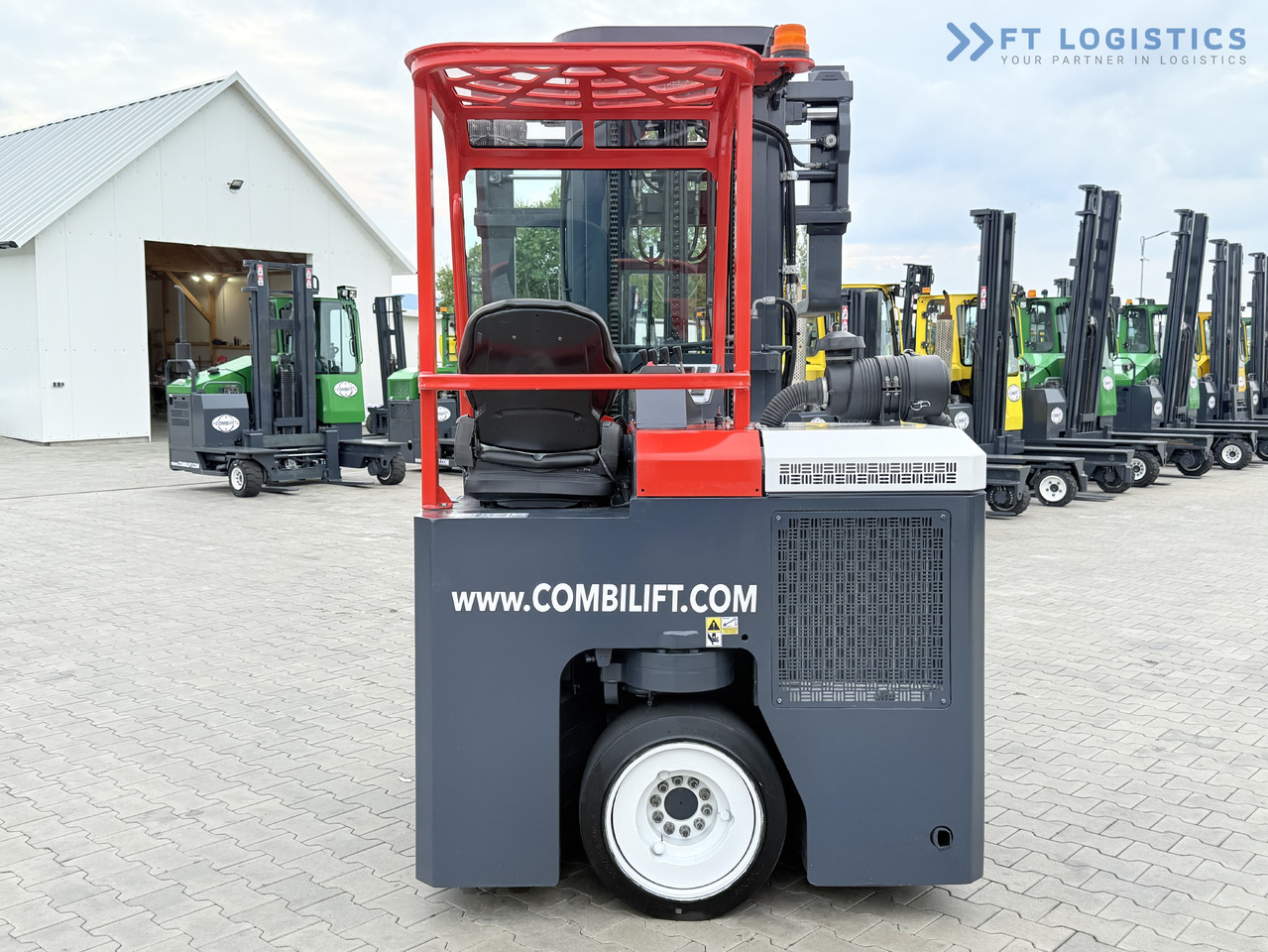 4-way reach truck COMBILIFT Combilift C3000CB – TRIPLEX 6000mm – Year 2016 / Only 2,161 hours / Free Lift / Fork Positioner / Diesel: picture 27