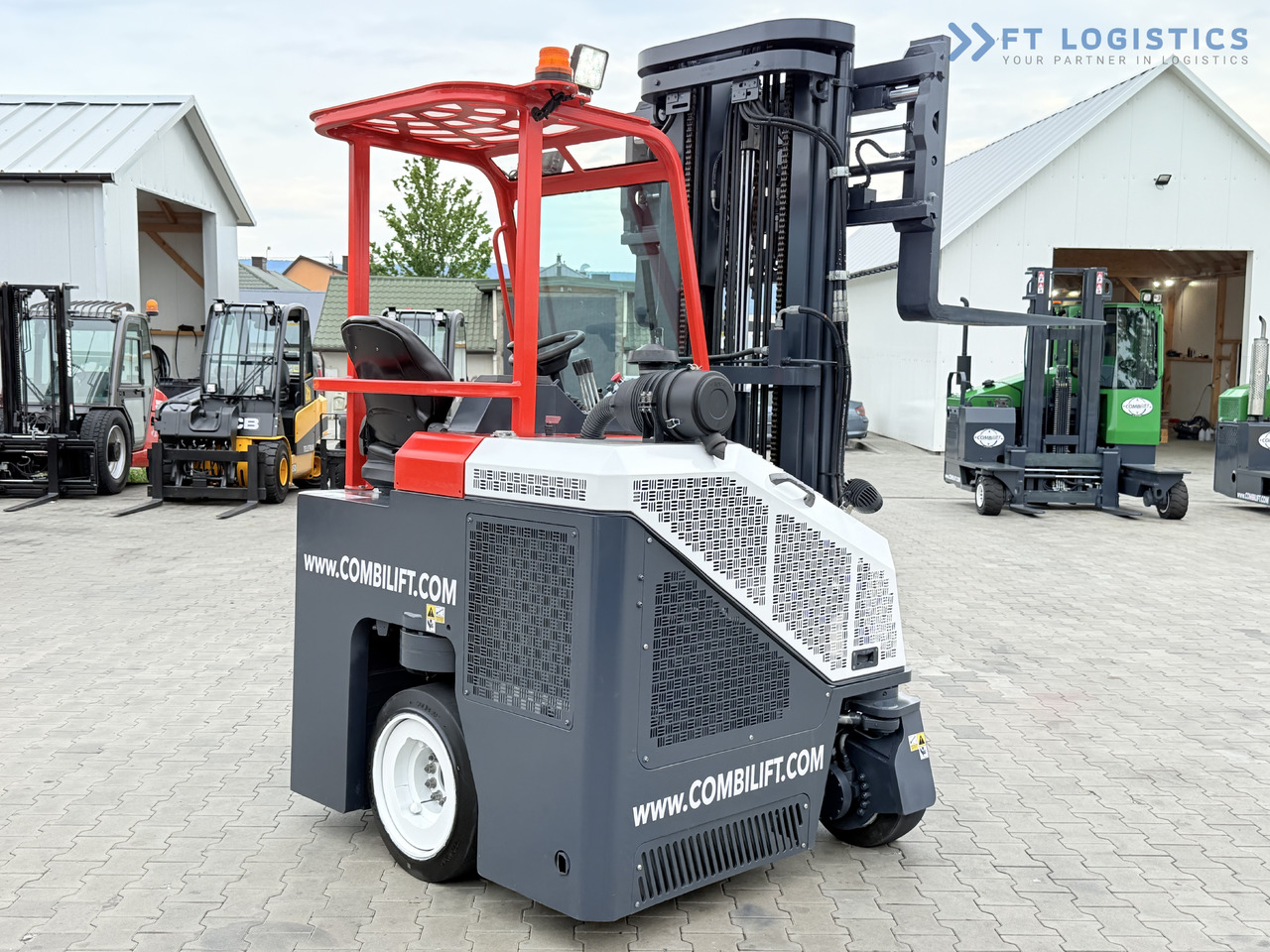 4-way reach truck COMBILIFT Combilift C3000CB – TRIPLEX 6000mm – Year 2016 / Only 2,161 hours / Free Lift / Fork Positioner / Diesel: picture 25