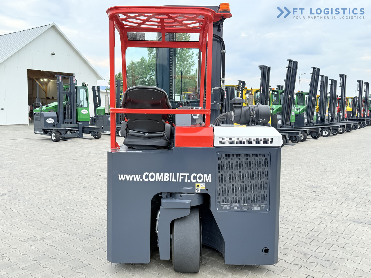 4-way reach truck COMBILIFT Combilift C3000CB – TRIPLEX 6000mm – Year 2016 / Only 2,161 hours / Free Lift / Fork Positioner / Diesel: picture 15