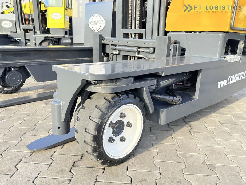 Combilift C3000 / GAS / DUPLEX 4500MM / ONLY 3096 HOURS / FORK SIDE SHIFT / FULL CABIN / EXCELLENT CONDITION / Wide range of four-way and - 4-way reach truck: picture 4 Combilift C3000 / GAS / DUPLEX 4500MM / ONLY 3096 HOURS / FORK SIDE SHIFT / FULL CABIN / EXCELLENT CONDITION / Wide range of four-way and - 4-way reach truck: picture 4