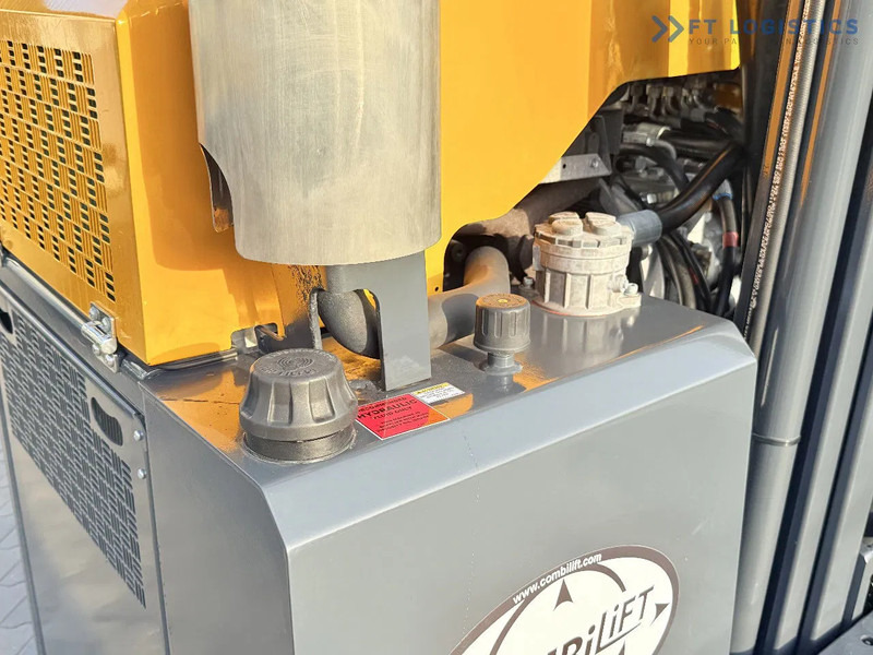 4-way reach truck Combilift C3000 / GAS / DUPLEX 4500MM / ONLY 3096 HOURS / FORK SIDE SHIFT / FULL CABIN / EXCELLENT CONDITION / Wide range of four-way and: picture 7 4-way reach truck Combilift C3000 / GAS / DUPLEX 4500MM / ONLY 3096 HOURS / FORK SIDE SHIFT / FULL CABIN / EXCELLENT CONDITION / Wide range of four-way and: picture 7