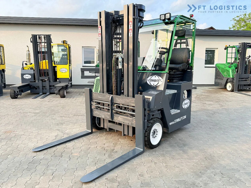Combilift COMBILIFT C4000CB – TRIPLEX 5200mm – Year 2017 – LPG – FREE LIFT – SIDESHIFT – FORK POSITIONER – CONDITION 5/5 COMBILIFT C4000CB - 4-way reach truck: picture 1 Combilift COMBILIFT C4000CB – TRIPLEX 5200mm – Year 2017 – LPG – FREE LIFT – SIDESHIFT – FORK POSITIONER – CONDITION 5/5 COMBILIFT C4000CB - 4-way reach truck: picture 1