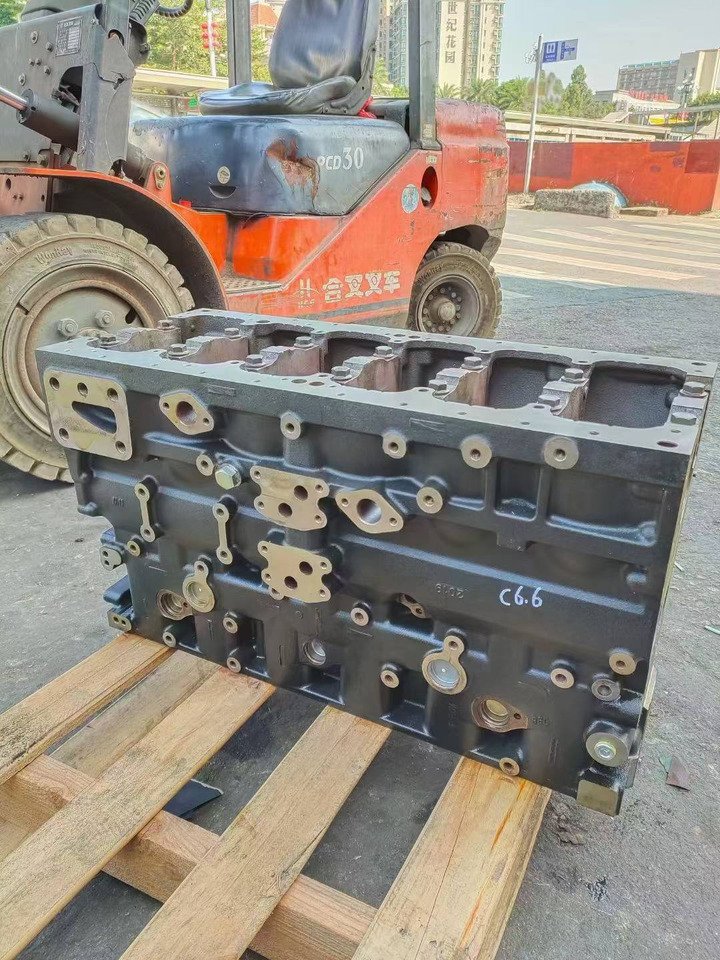 CATERPILLAR C6.6 - Cylinder block for Excavator: picture 3 CATERPILLAR C6.6 - Cylinder block for Excavator: picture 3
