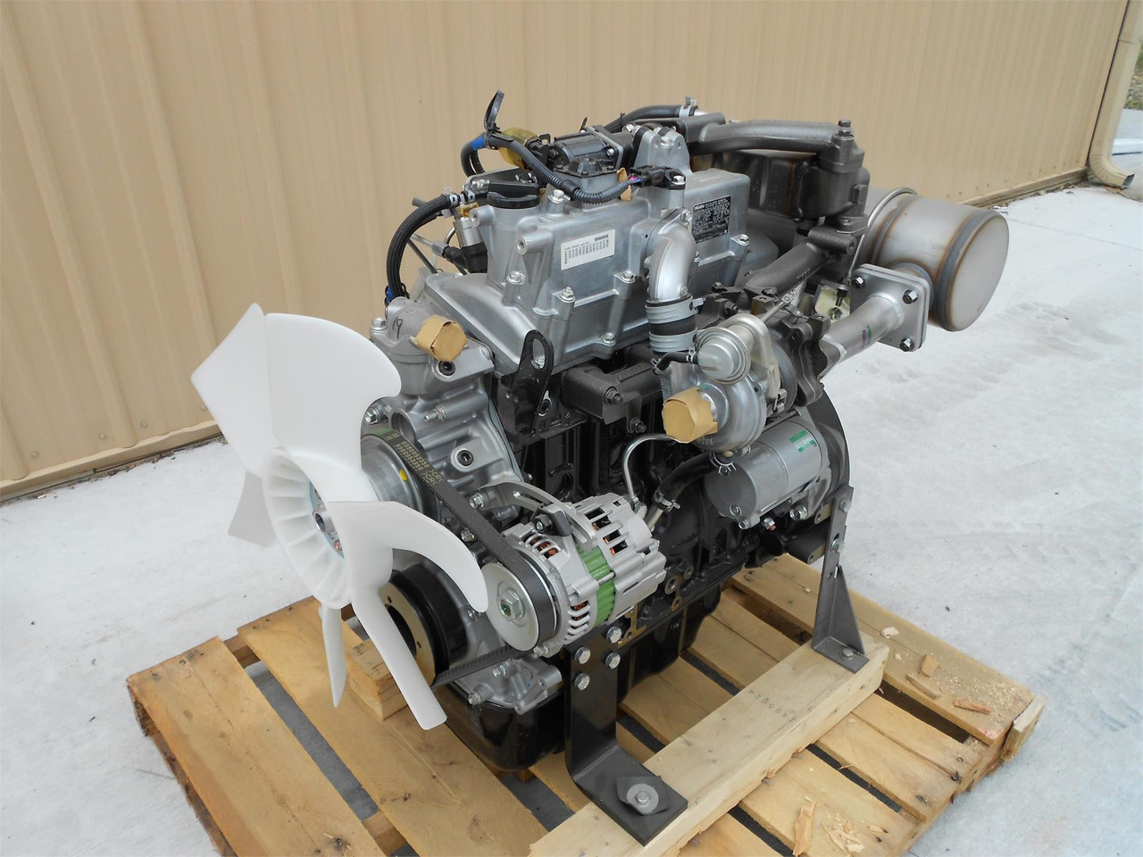 ISUZU 4LE2 - Engine for Excavator: picture 1 ISUZU 4LE2 - Engine for Excavator: picture 1