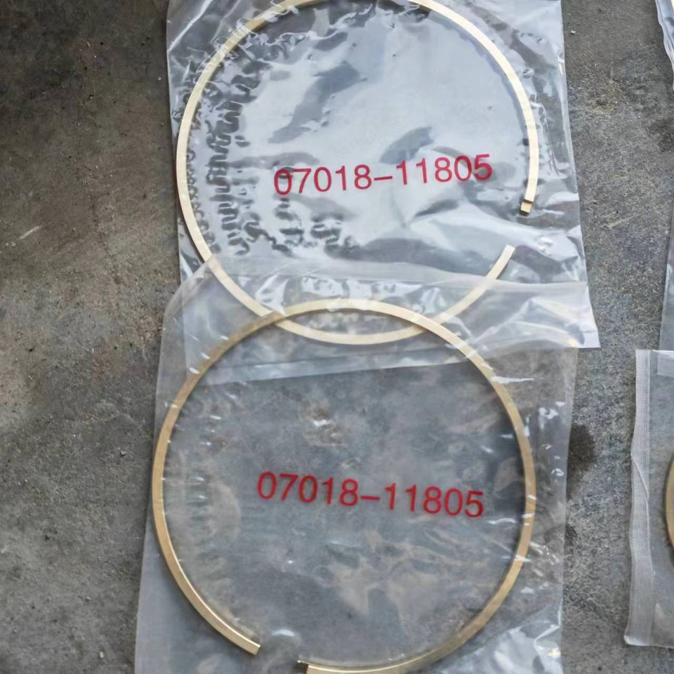 KOMATSU 07018-11805 - Slewing ring for Bulldozer: picture 1 KOMATSU 07018-11805 - Slewing ring for Bulldozer: picture 1