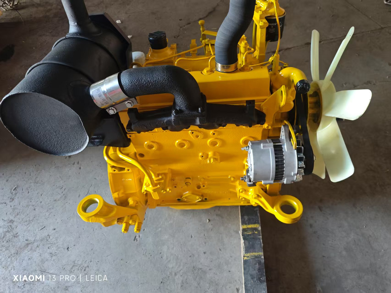 KOMATSU 4D95LE - Engine for Excavator: picture 4 KOMATSU 4D95LE - Engine for Excavator: picture 4