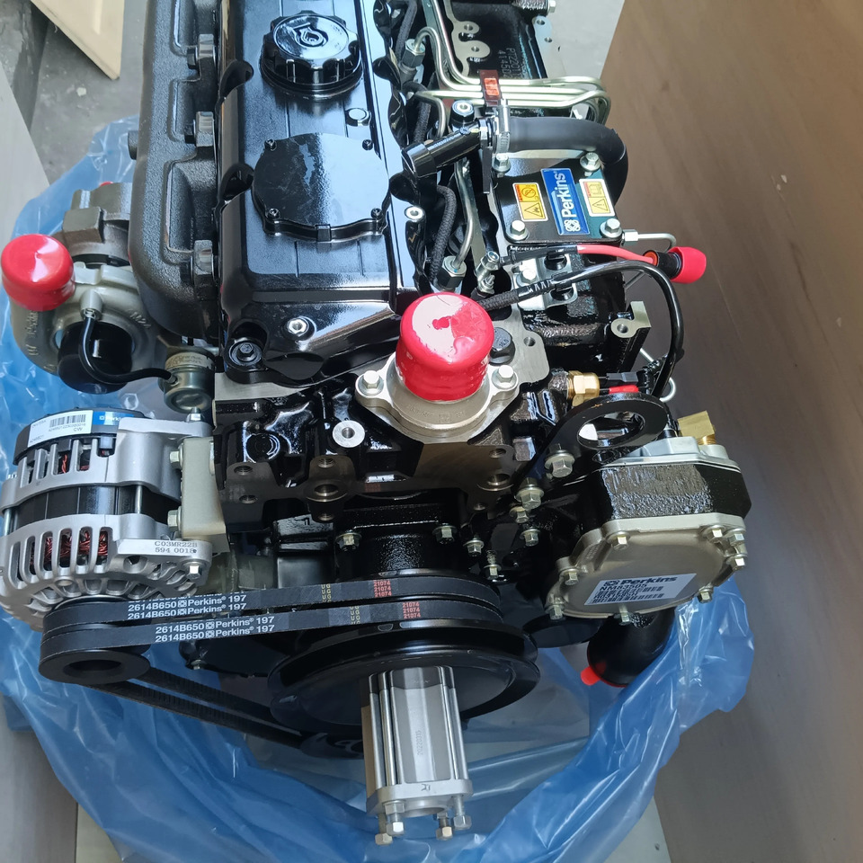 PERKINS 1104D - Engine for Excavator: picture 1 PERKINS 1104D - Engine for Excavator: picture 1