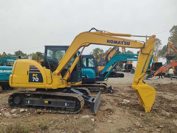 Cheap Used Komatsu PC70-8 Crawler Excavator with High Efficiency Used Heavy Machinery K omatsu PC70-8 Digger Cheap for Sale - Crawler excavator: picture 5 Cheap Used Komatsu PC70-8 Crawler Excavator with High Efficiency Used Heavy Machinery K omatsu PC70-8 Digger Cheap for Sale - Crawler excavator: picture 5