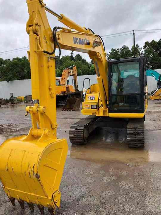 Cheap Used Komatsu PC70-8 Crawler Excavator with High Efficiency Used Heavy Machinery K omatsu PC70-8 Digger Cheap for Sale - Crawler excavator: picture 3 Cheap Used Komatsu PC70-8 Crawler Excavator with High Efficiency Used Heavy Machinery K omatsu PC70-8 Digger Cheap for Sale - Crawler excavator: picture 3