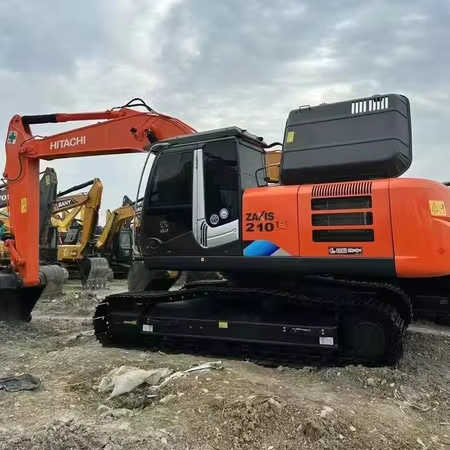 Hitachi Brand Zx210 Crawler Excavator 21tons Digger for Sale Used Hitachi Zx200 210 350 Excavator in Stock on Sale - Excavator: picture 1 Hitachi Brand Zx210 Crawler Excavator 21tons Digger for Sale Used Hitachi Zx200 210 350 Excavator in Stock on Sale - Excavator: picture 1