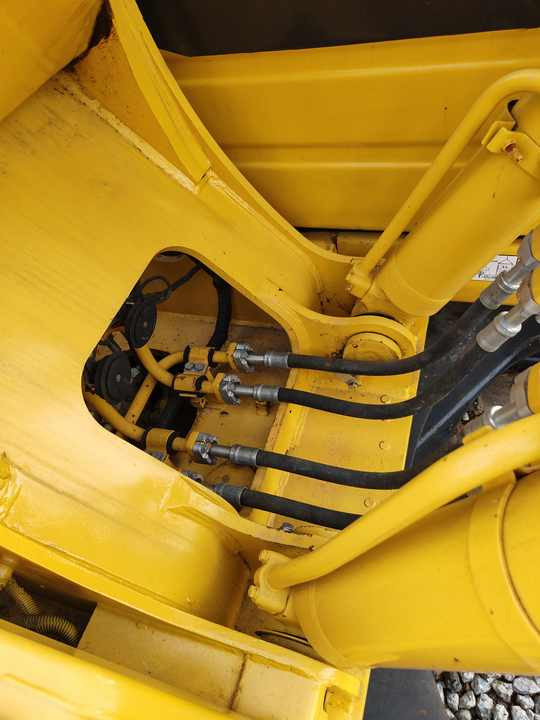 Komatsu PC 200 - Crawler excavator: picture 2 Komatsu PC 200 - Crawler excavator: picture 2
