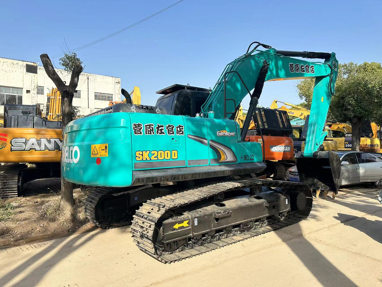 Second-hand High Quality Big Excavator KOBELCO SK200D - Crawler excavator: picture 2 Second-hand High Quality Big Excavator KOBELCO SK200D - Crawler excavator: picture 2