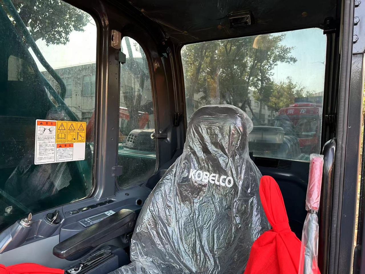Second-hand High Quality Big Excavator KOBELCO SK200D - Crawler excavator: picture 5 Second-hand High Quality Big Excavator KOBELCO SK200D - Crawler excavator: picture 5
