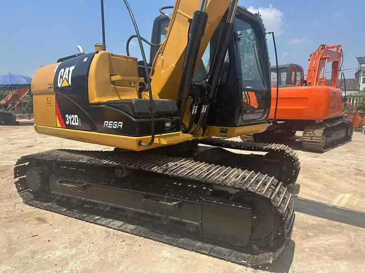 Used Caterpillar Cat312D2 Excavator Original Japan Heavy Machinery Caterpillar 312D2 Excavator for Sale - Crawler excavator: picture 3 Used Caterpillar Cat312D2 Excavator Original Japan Heavy Machinery Caterpillar 312D2 Excavator for Sale - Crawler excavator: picture 3