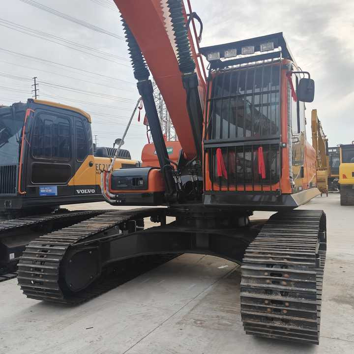 Used Digger DOOSAN DX300 Construction Machinery Construction Digger Used DOOSAN DX300 Cheap Excavator - Crawler excavator: picture 3 Used Digger DOOSAN DX300 Construction Machinery Construction Digger Used DOOSAN DX300 Cheap Excavator - Crawler excavator: picture 3