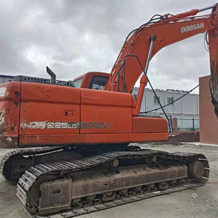 Used Digger Doosan DX225LC-9T Construction Machinery Construction Digger Used Doosan DX225LC-9T Cheap Excavator - Crawler excavator: picture 1 Used Digger Doosan DX225LC-9T Construction Machinery Construction Digger Used Doosan DX225LC-9T Cheap Excavator - Crawler excavator: picture 1