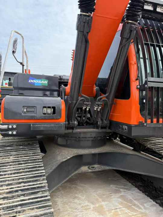 Used Digger Doosan DX225LC-9T Construction Machinery Construction Digger Used Doosan DX225LC-9T Cheap Excavator - Crawler excavator: picture 4 Used Digger Doosan DX225LC-9T Construction Machinery Construction Digger Used Doosan DX225LC-9T Cheap Excavator - Crawler excavator: picture 4