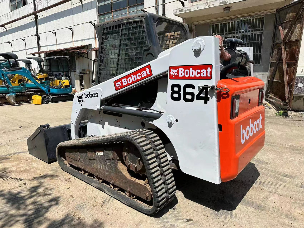 BOBCAT T864 - Skid steer loader: picture 4 BOBCAT T864 - Skid steer loader: picture 4