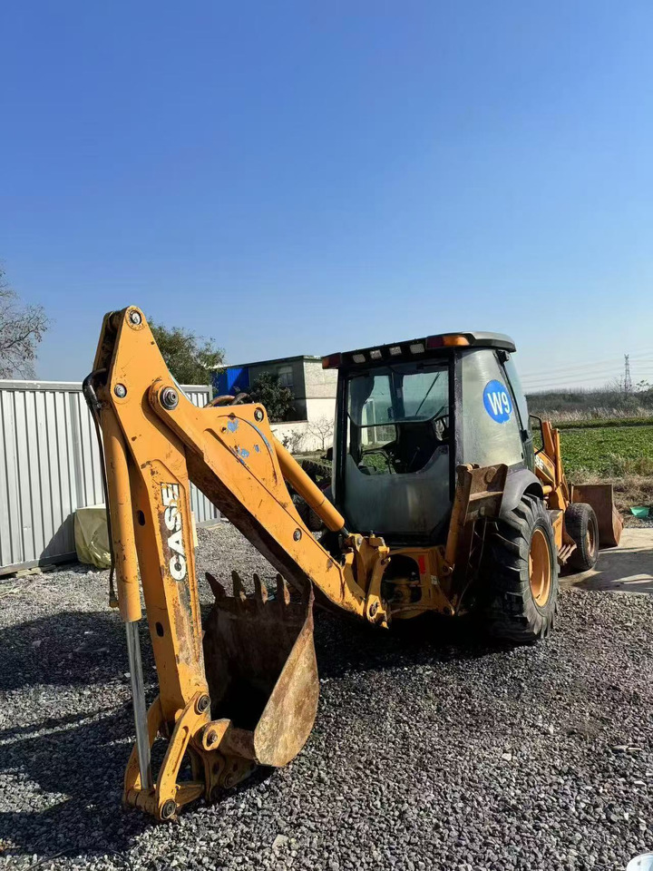 CASE 580M - Backhoe loader: picture 2 CASE 580M - Backhoe loader: picture 2