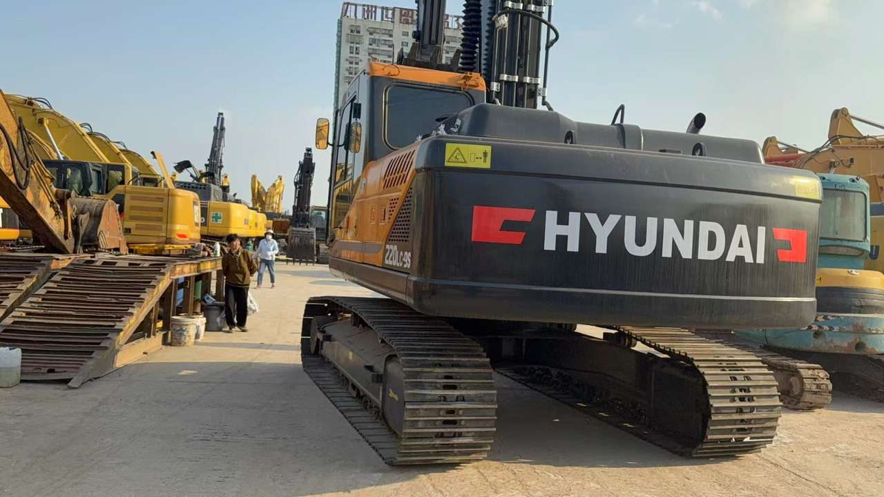 Crawler excavator HYUNDAI R220LC-9S: picture 6