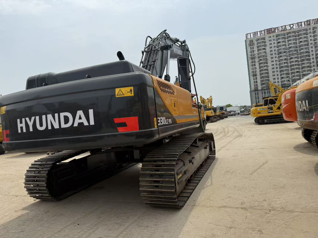 HYUNDAI R330LC-9S - Crawler excavator: picture 3 HYUNDAI R330LC-9S - Crawler excavator: picture 3