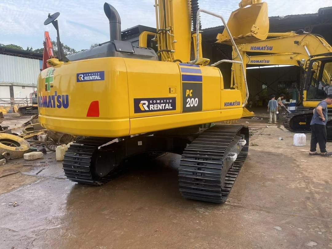 KOMATSU PC200-8 - Crawler excavator: picture 1 KOMATSU PC200-8 - Crawler excavator: picture 1