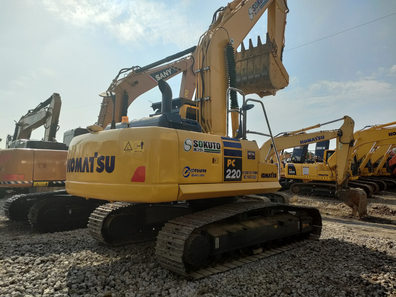 KOMATSU PC220-8 - Crawler excavator: picture 4 KOMATSU PC220-8 - Crawler excavator: picture 4