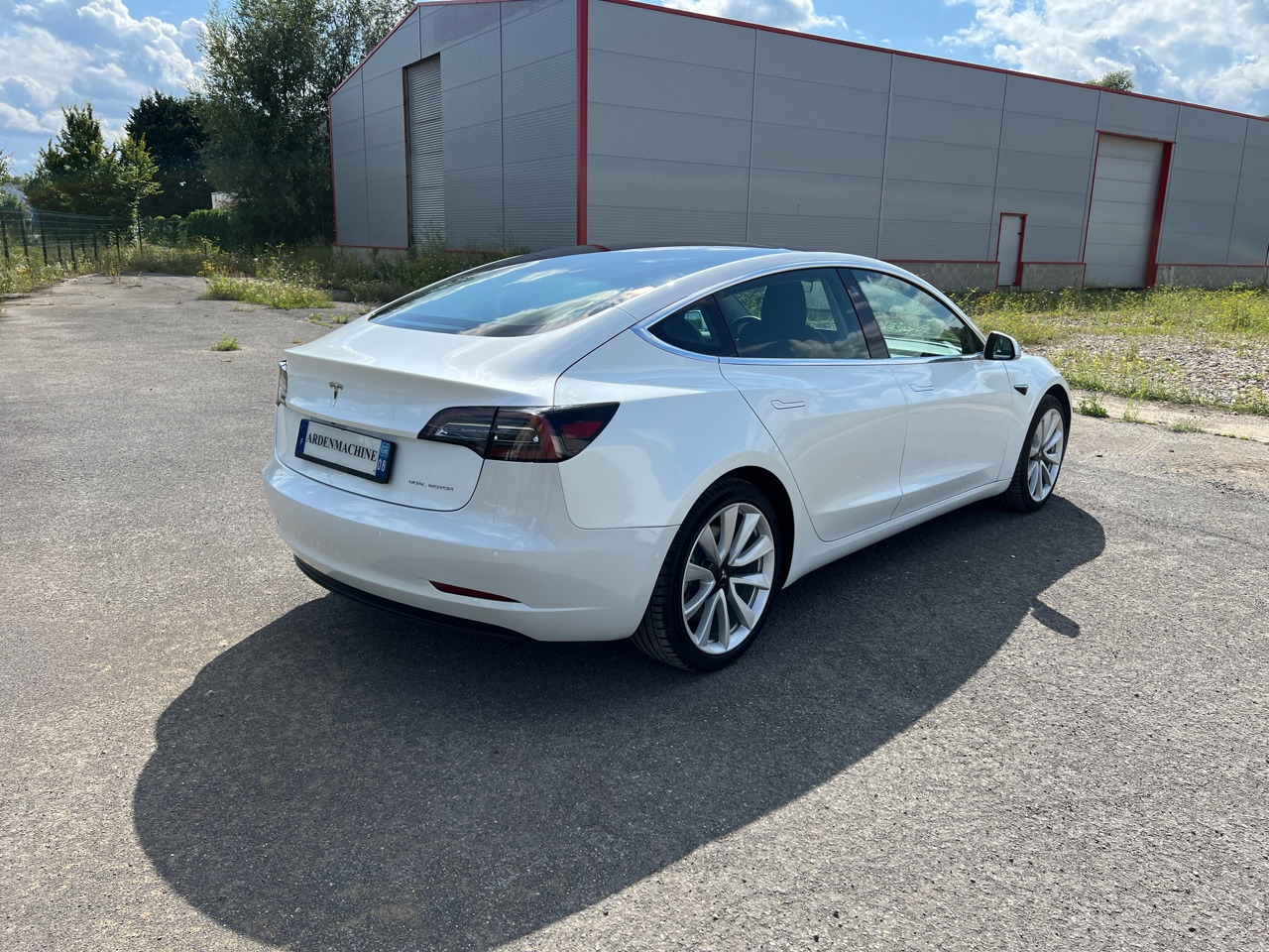 TESLA Model 3 Long Range Dual Motor FSD 3 Autopilot - Sedan: picture 2 TESLA Model 3 Long Range Dual Motor FSD 3 Autopilot - Sedan: picture 2