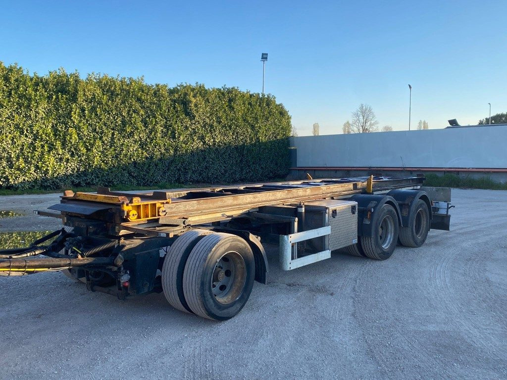 CARDI RIMORCHIO CARDI SCARRABILE RIBALTABILE PNEUMATICO - Roll-off/ Skip trailer: picture 2 CARDI RIMORCHIO CARDI SCARRABILE RIBALTABILE PNEUMATICO - Roll-off/ Skip trailer: picture 2