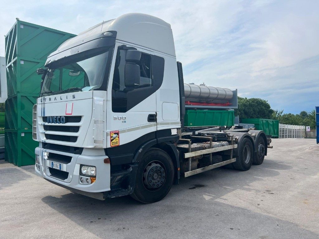 IVECO STRALIS AS260S 50Y SCARRABILE - Hook lift truck: picture 2 IVECO STRALIS AS260S 50Y SCARRABILE - Hook lift truck: picture 2