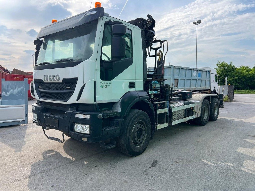 IVECO TRAKKER 410 SCARRABILE - Hook lift truck: picture 1 IVECO TRAKKER 410 SCARRABILE - Hook lift truck: picture 1