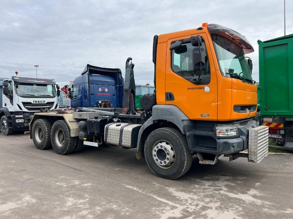 RENAULT KERAX 320 SCARRABILE - Hook lift truck: picture 2 RENAULT KERAX 320 SCARRABILE - Hook lift truck: picture 2