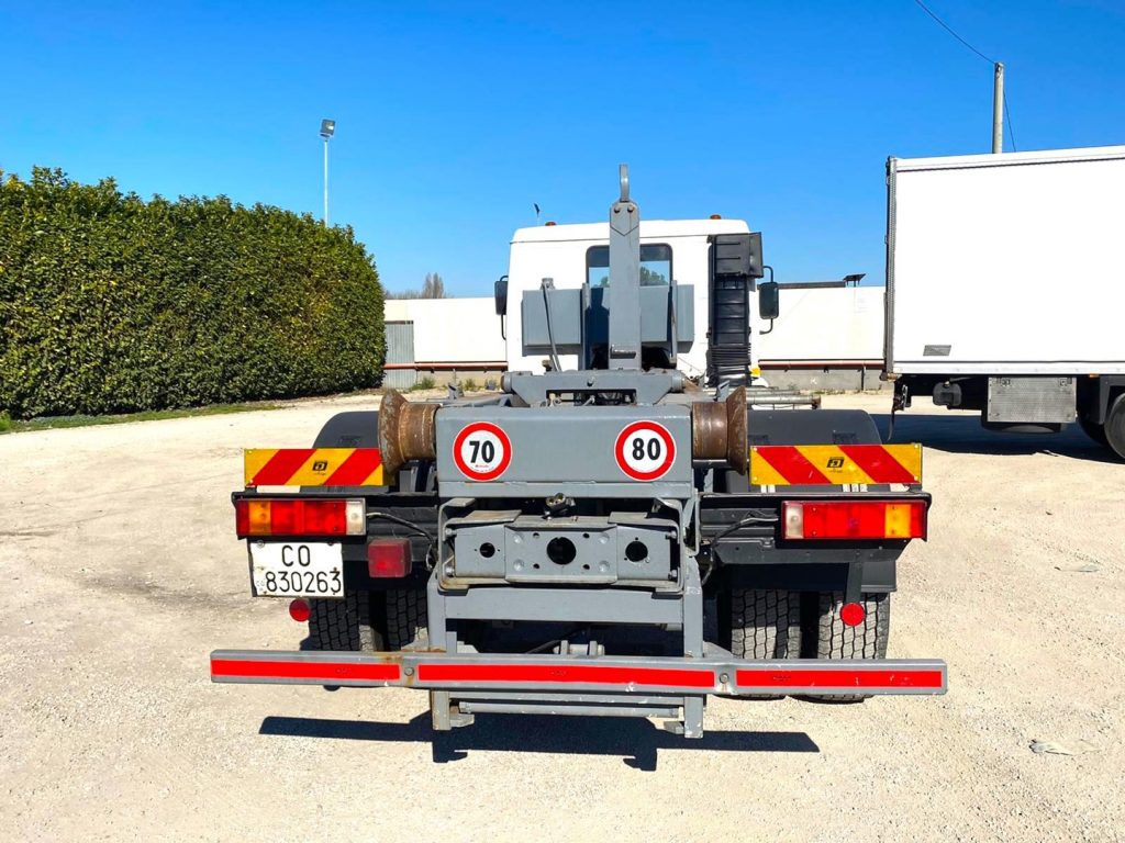 SCANIA H82 SCARRABILE BALESTRATO ANTERIORE E POSTE - Hook lift truck: picture 3 SCANIA H82 SCARRABILE BALESTRATO ANTERIORE E POSTE - Hook lift truck: picture 3