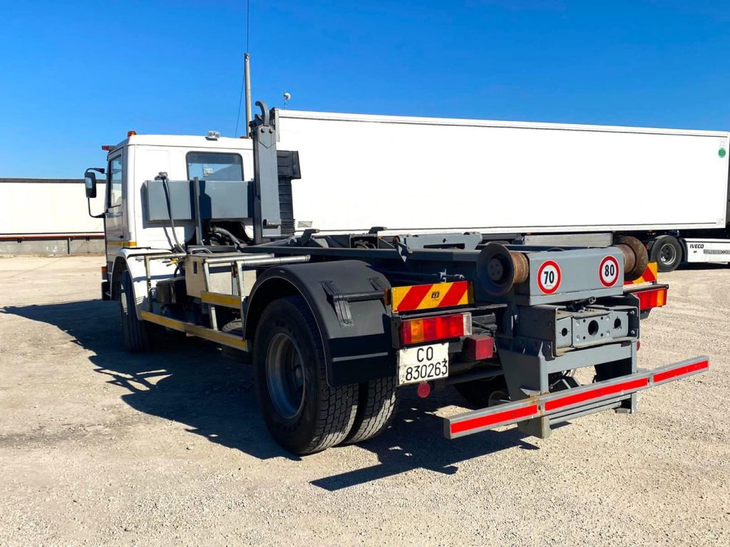 SCANIA H82 SCARRABILE BALESTRATO ANTERIORE E POSTE - Hook lift truck: picture 5 SCANIA H82 SCARRABILE BALESTRATO ANTERIORE E POSTE - Hook lift truck: picture 5