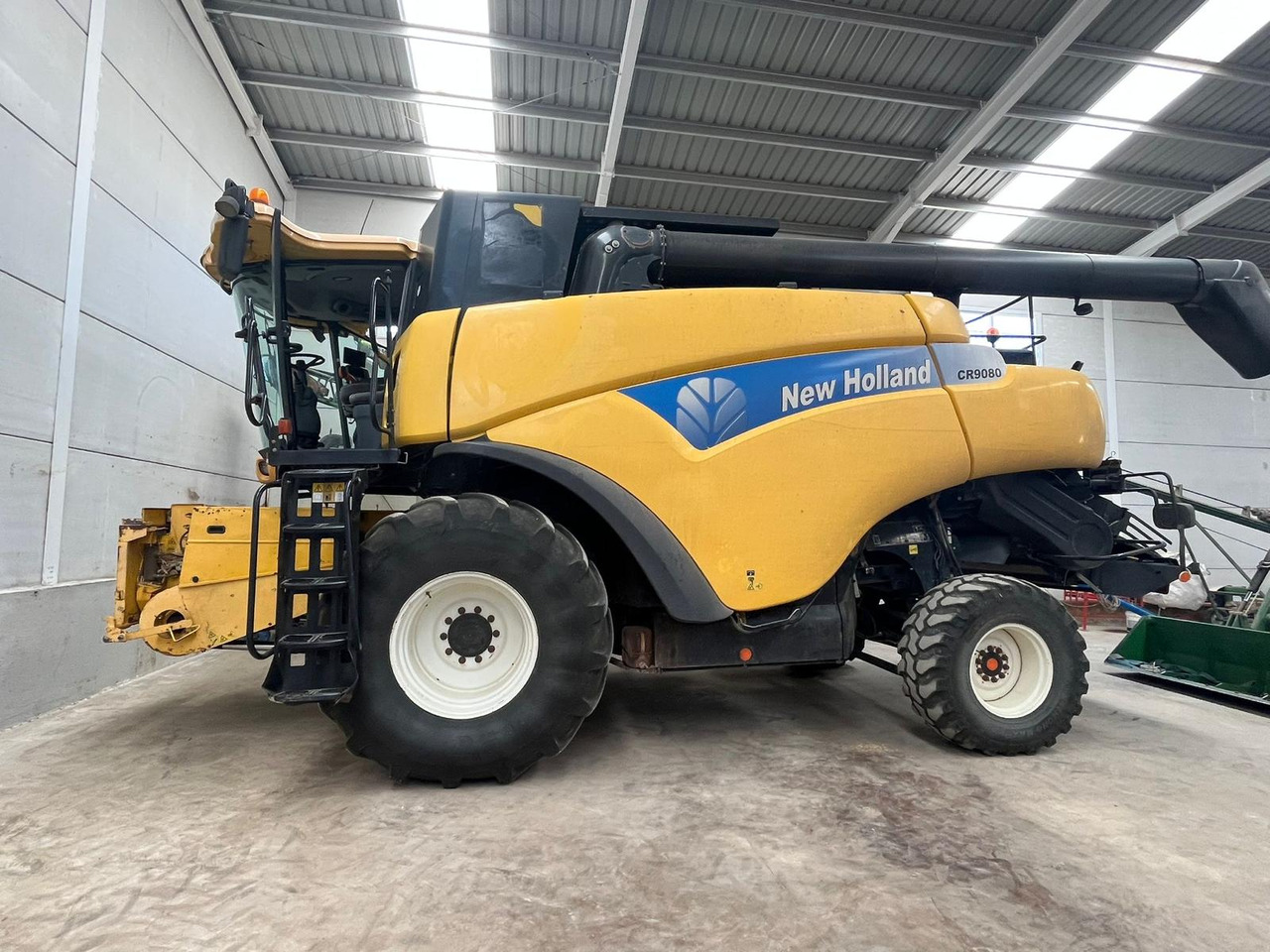 New Holland CR9080 - Harvester: picture 1 New Holland CR9080 - Harvester: picture 1