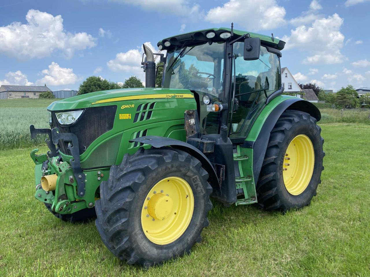 John Deere 6140 R - Farm tractor: picture 1 John Deere 6140 R - Farm tractor: picture 1